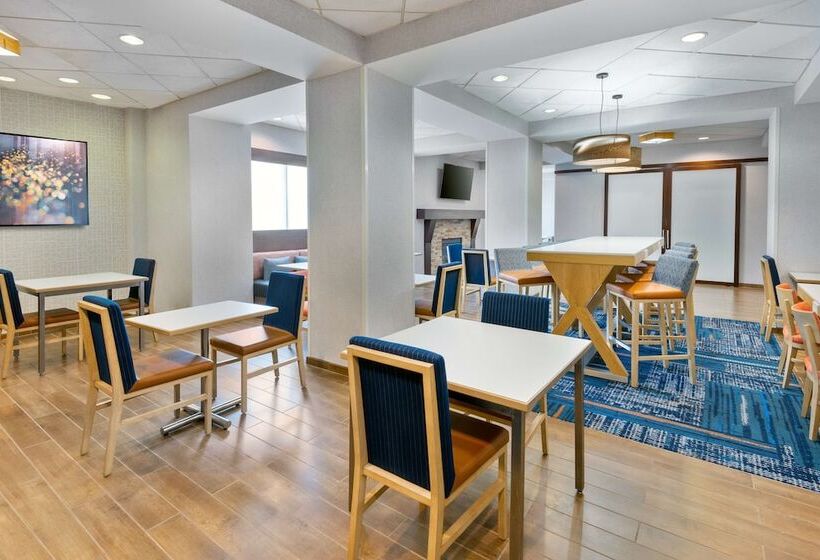 فندق Hampton Inn Charlotteuptown