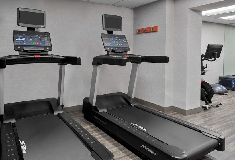 فندق Hampton Inn Charlotteuptown