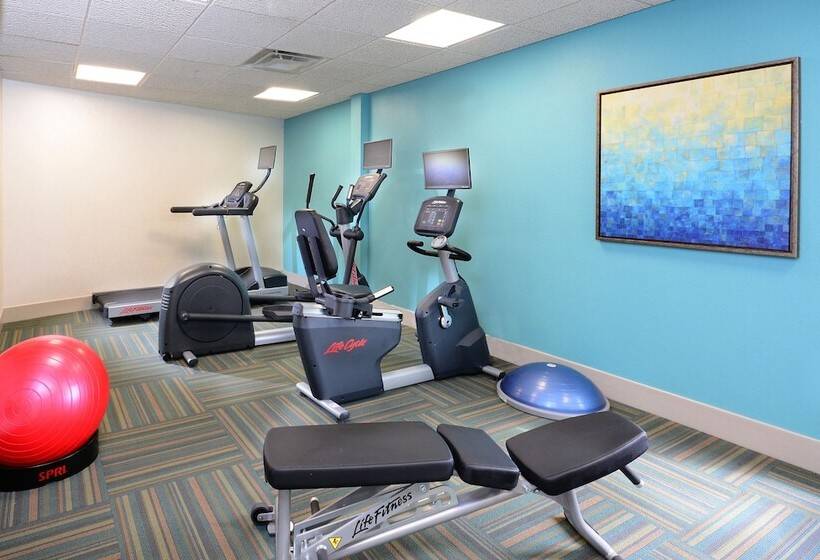 בית מלון כפרי Holiday Inn Express & Suites Raleigh Durham Airport At Rtp, An Ihg