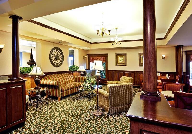 בית מלון כפרי Holiday Inn Express & Suites Raleigh Durham Airport At Rtp, An Ihg