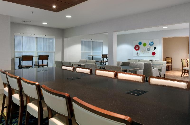 فندق Holiday Inn Express Alpharetta   Roswell, An Ihg