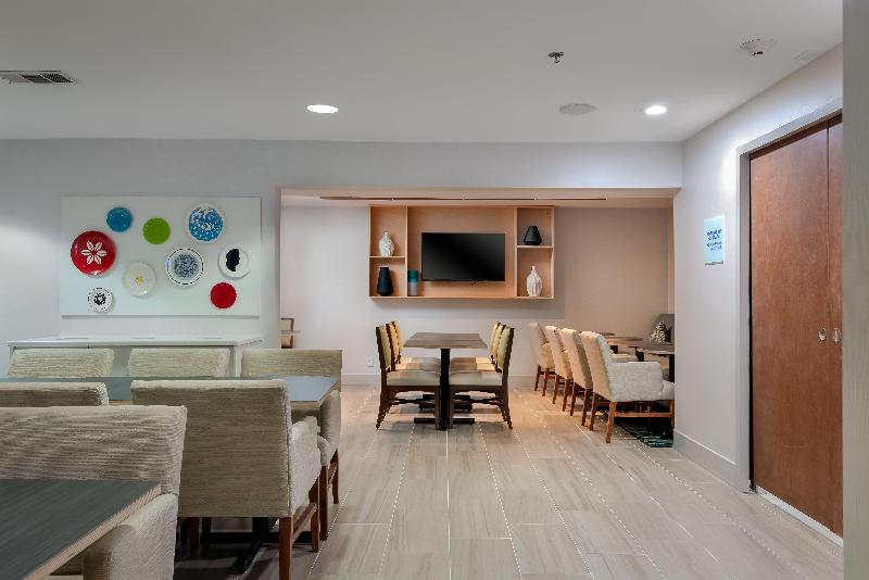 فندق Holiday Inn Express Alpharetta   Roswell, An Ihg