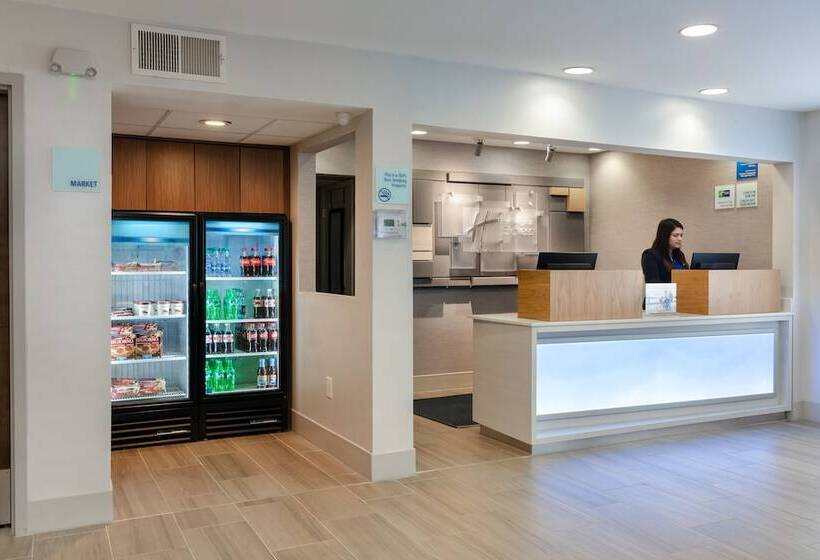 فندق Holiday Inn Express Alpharetta   Roswell, An Ihg