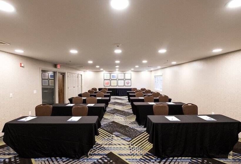 فندق Holiday Inn Express Alpharetta   Roswell, An Ihg