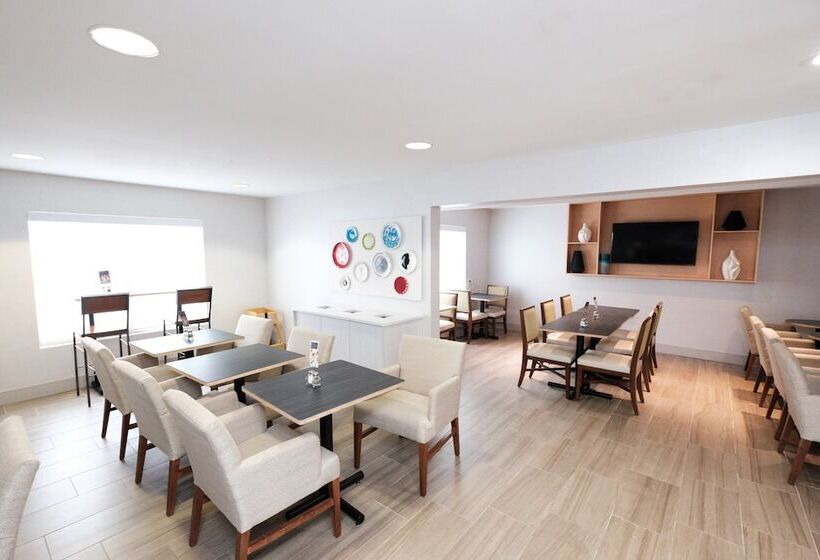 فندق Holiday Inn Express Alpharetta   Roswell, An Ihg