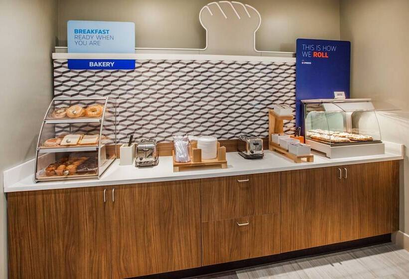 ホテル Holiday Inn Express & Suites Manassas, An Ihg