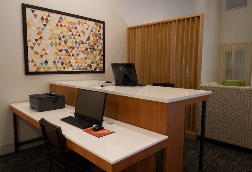 ホテル Holiday Inn Express & Suites Manassas, An Ihg