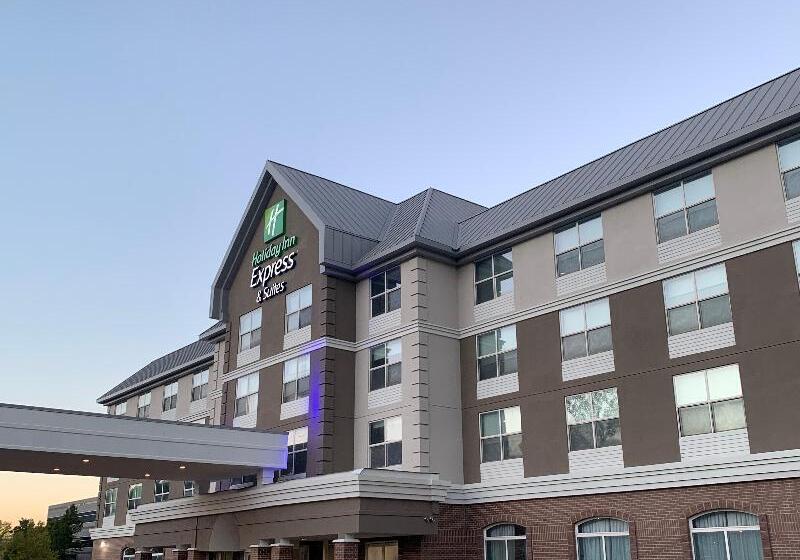 בית מלון כפרי Holiday Inn Express & Suites Salt Lake City N  Bountiful