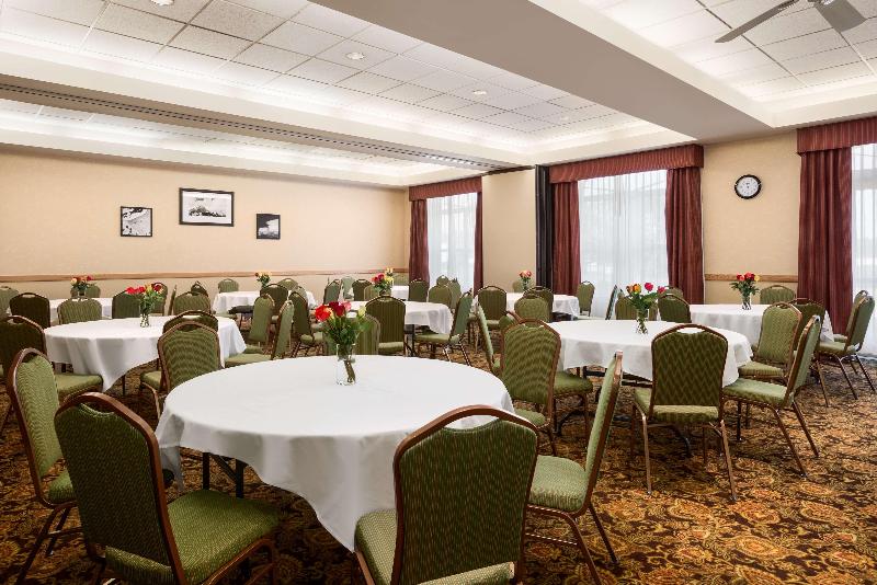 בית מלון כפרי Holiday Inn Express & Suites Salt Lake City N  Bountiful