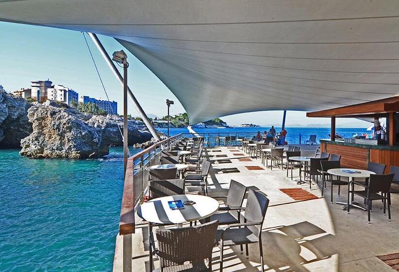 Korumar Hotel Deluxe