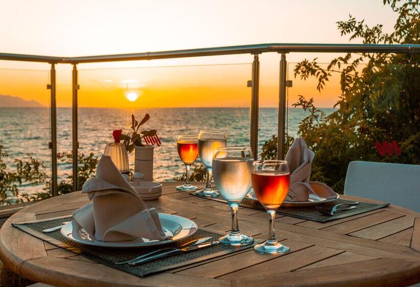 Korumar Hotel Deluxe