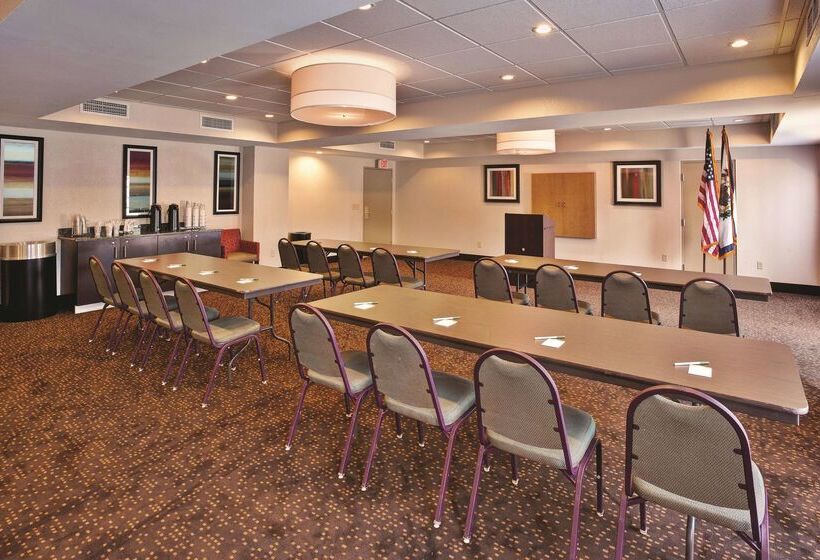 فندق La Quinta Inn & Suites By Wyndham Elkview  Charleston Ne