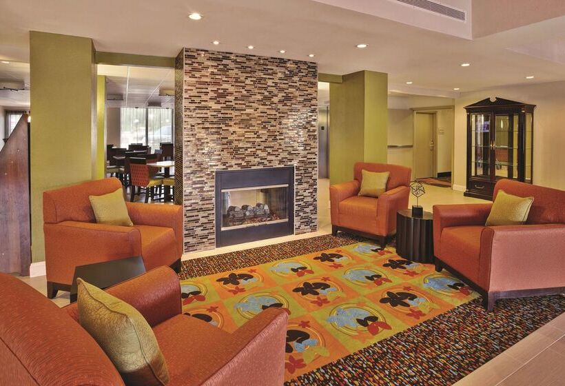فندق La Quinta Inn & Suites By Wyndham Elkview  Charleston Ne