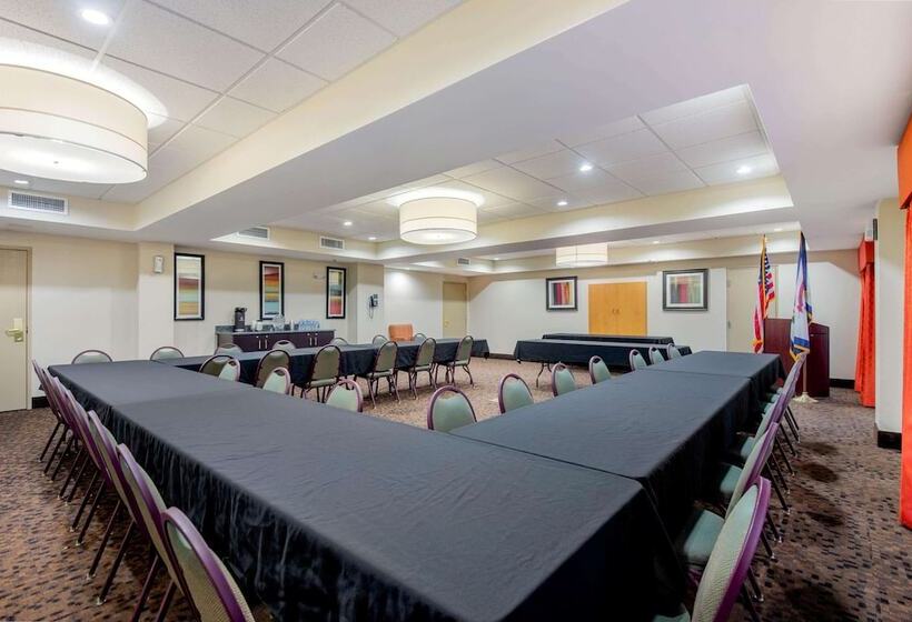 فندق La Quinta Inn & Suites By Wyndham Elkview  Charleston Ne