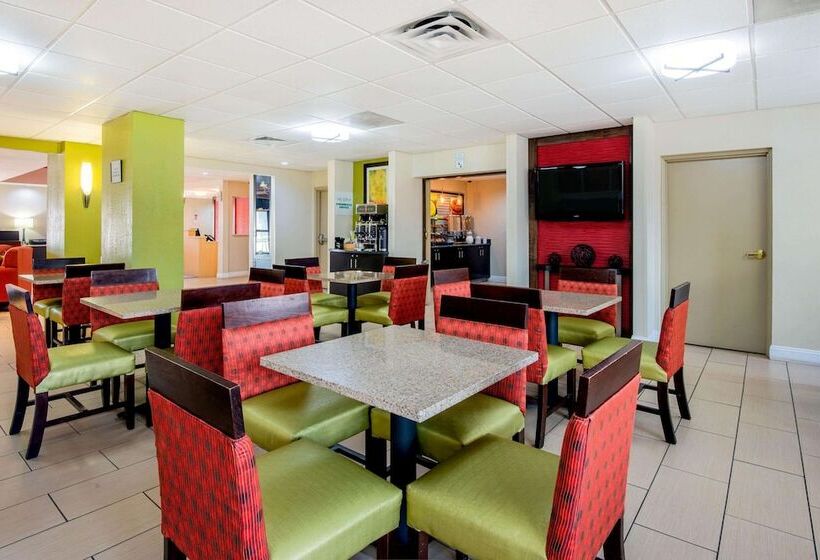 فندق La Quinta Inn & Suites By Wyndham Elkview  Charleston Ne