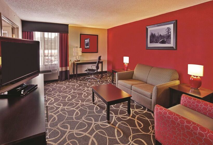 فندق La Quinta Inn & Suites   New River Gorge National Park