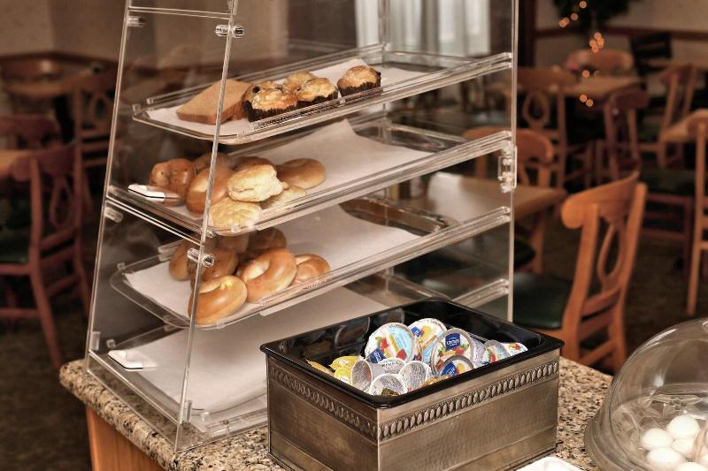 هتل Lancaster Inn & Suites