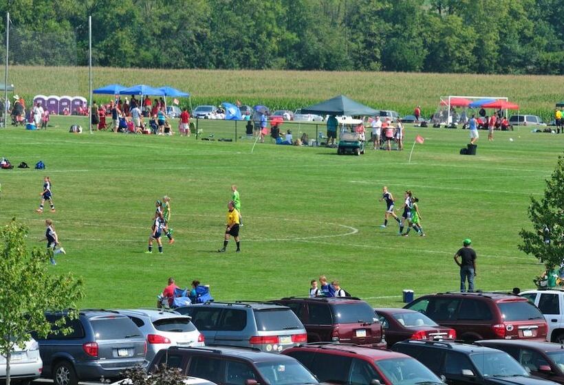 هتل Lancaster Inn & Suites