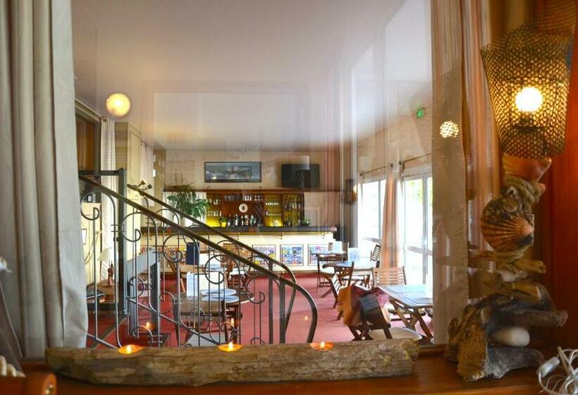 Отель Les Alignements