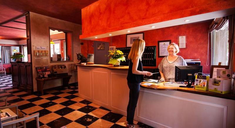 호텔 Logis Vignes Blanches Hôtel Cosy Et Restaurant De Terroir