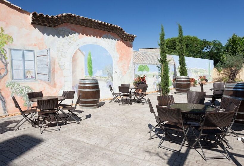 호텔 Logis Vignes Blanches Hôtel Cosy Et Restaurant De Terroir