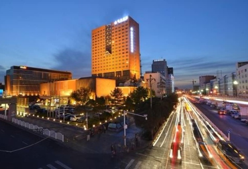 בית מלון כפרי Luxemon Xinjiang Yindu