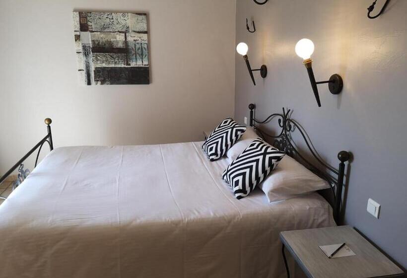 فندق Mas De La Senancole