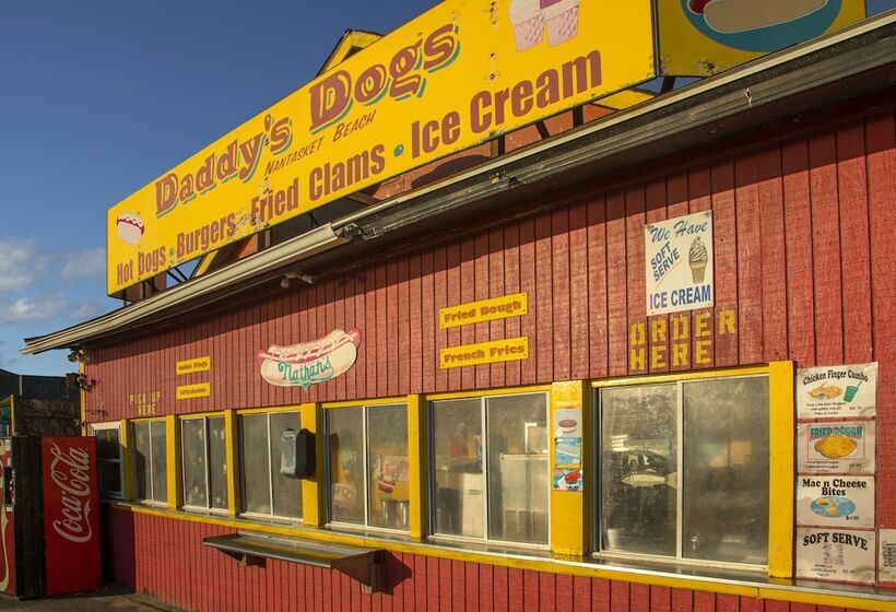 فندق Nantasket Beach Resort