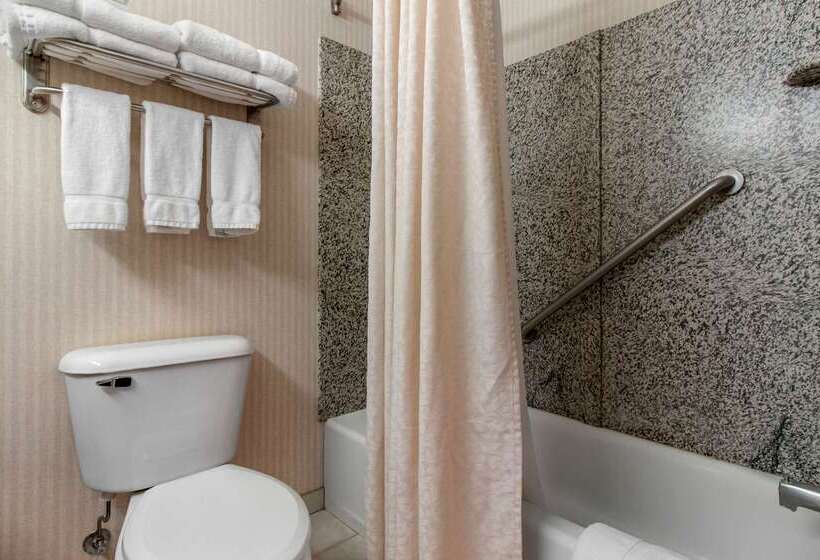 Norfolk Lodge & Suites, Ascend Hotel Collection