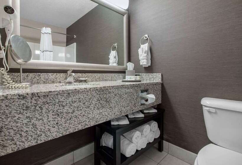 Norfolk Lodge & Suites, Ascend Hotel Collection