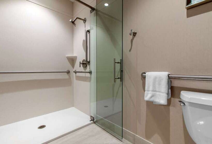 Norfolk Lodge & Suites, Ascend Hotel Collection