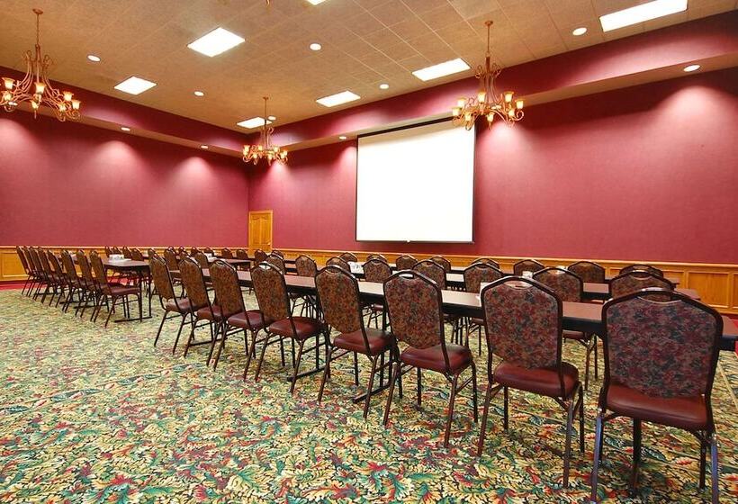 Norfolk Lodge & Suites, Ascend Hotel Collection