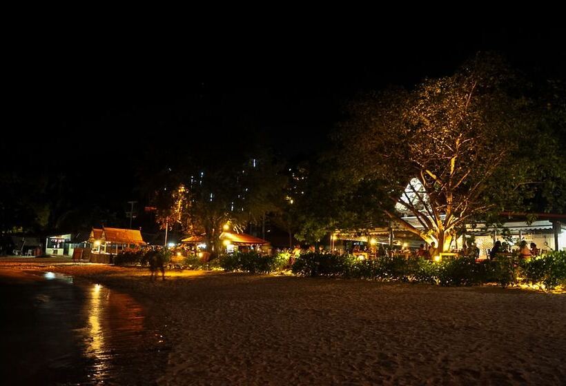 בית מלון כפרי Phi Phi Natural Resort