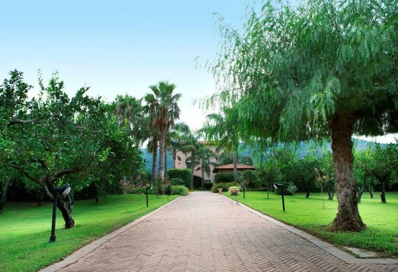 בית מלון כפרי Ihr Pizzo Calabro Resort