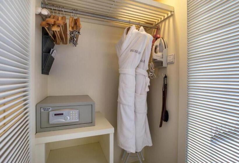 Отель Qingdao Sea View Garden