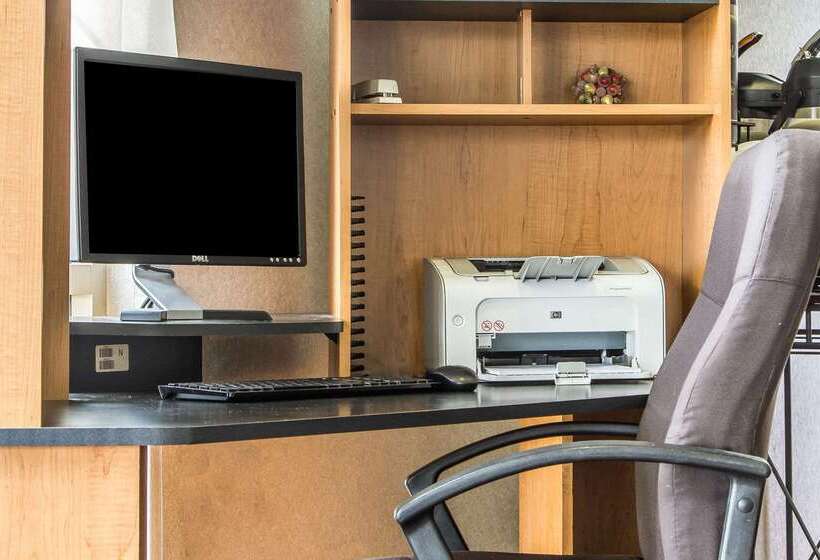 هتل Quality Inn