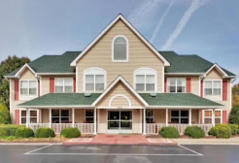 فندق Radiant Inn And Suites