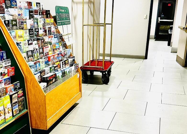 فندق Radiant Inn And Suites