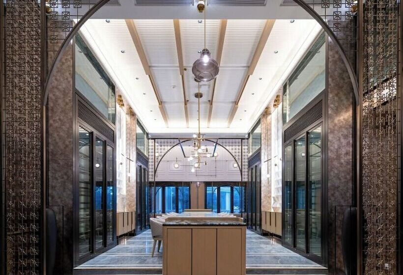 هتل Sanya Golden Phoenix Sea View