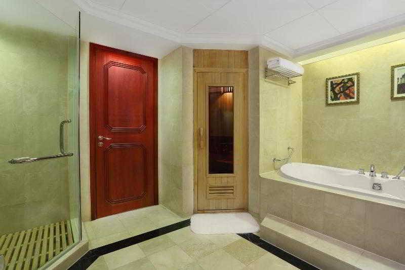 Отель Sheraton Jiuzhaigou Resort