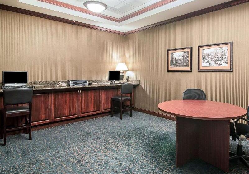 The Marx Hotel Downtown University Area