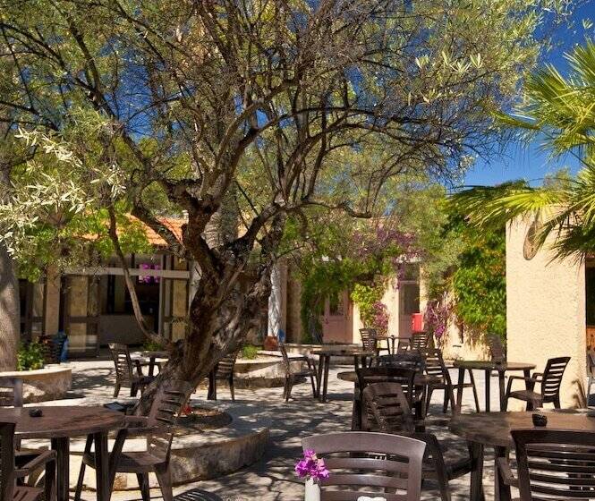 בית מלון כפרי Voi  Floriana Resort