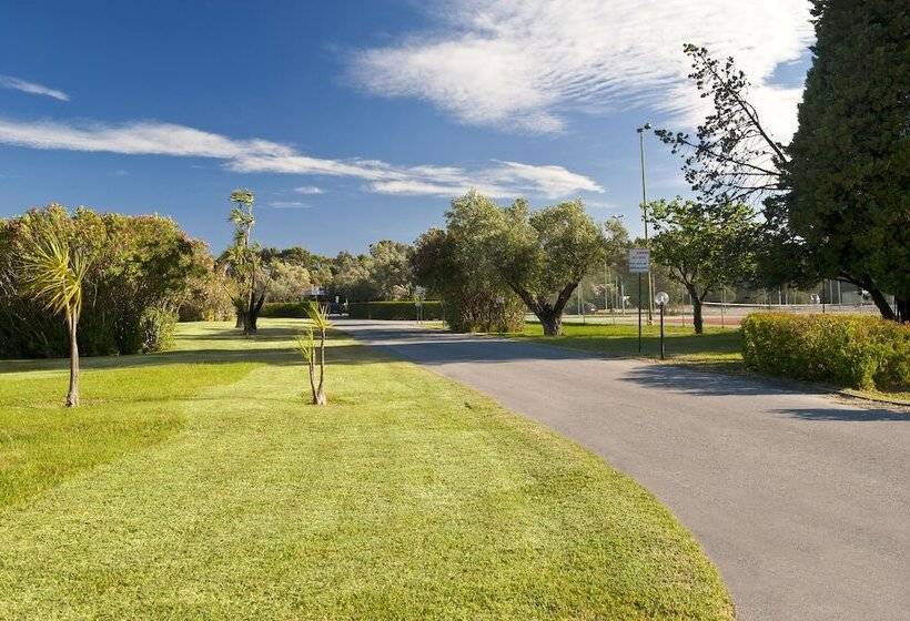 בית מלון כפרי Voi  Floriana Resort