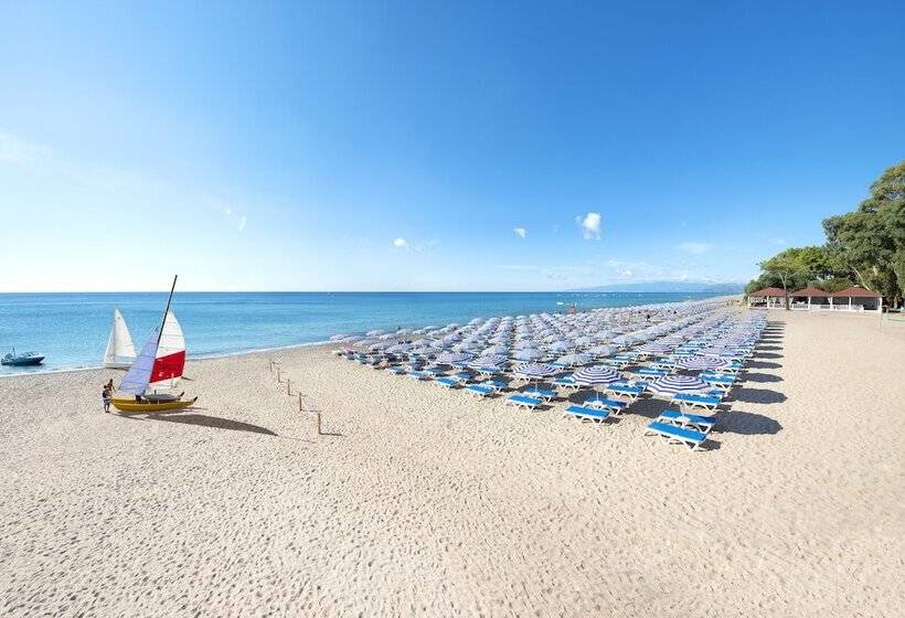 Отель Voi  Floriana Resort