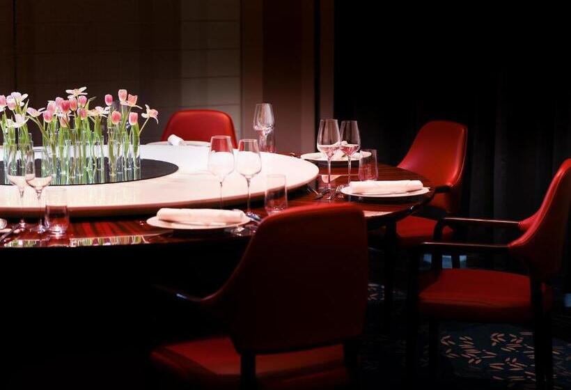 Kingdom Hotel   Free Three Meals