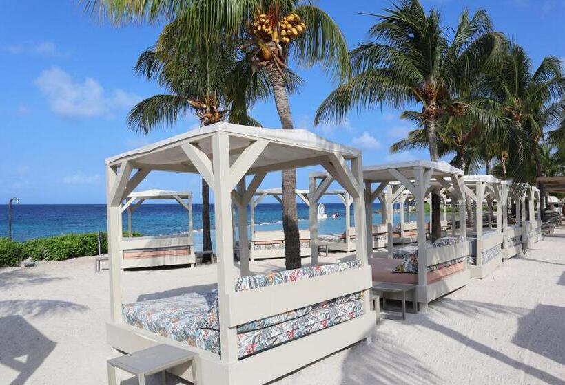 Papagayo Beach Resort