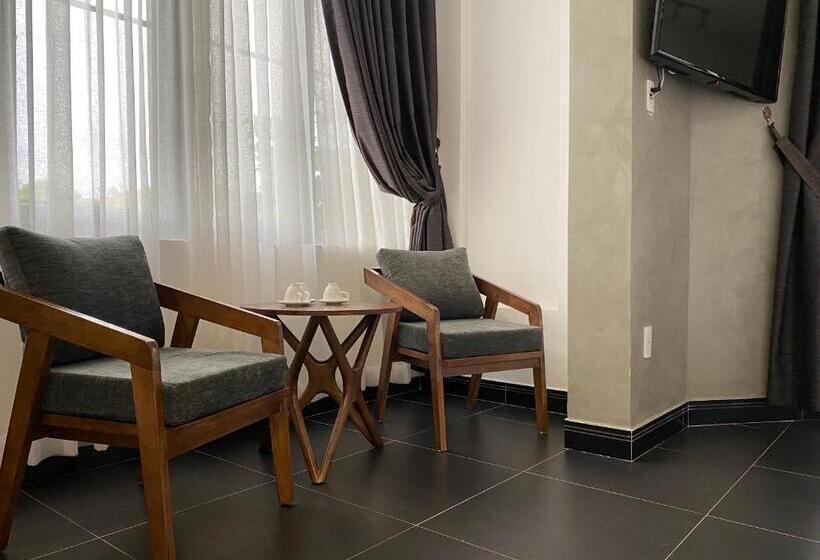 Highlight House Hotel & Coffee