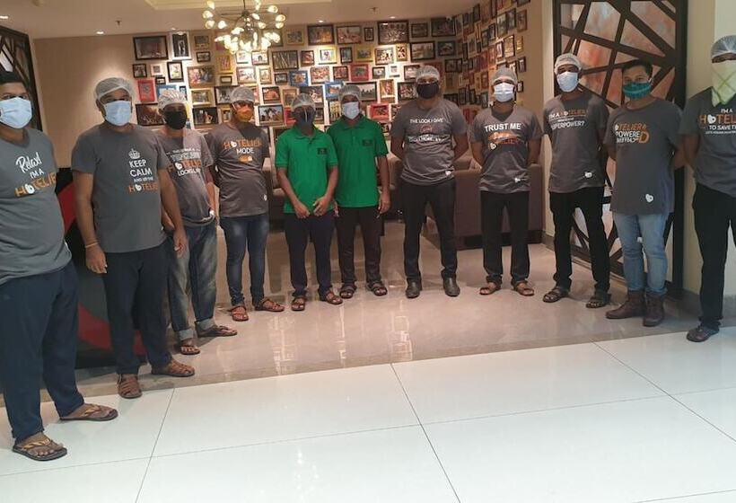 Отель Crystal Urban Park