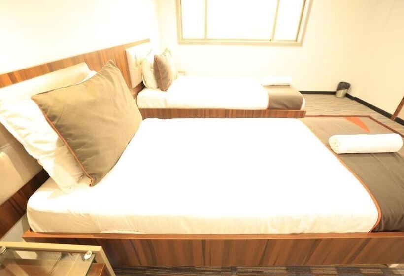 Отель Crystal Urban Park