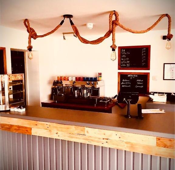 酒店 Ocean View Bar & Rooms